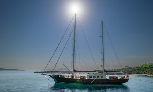 Night Run of Generator in Yachts